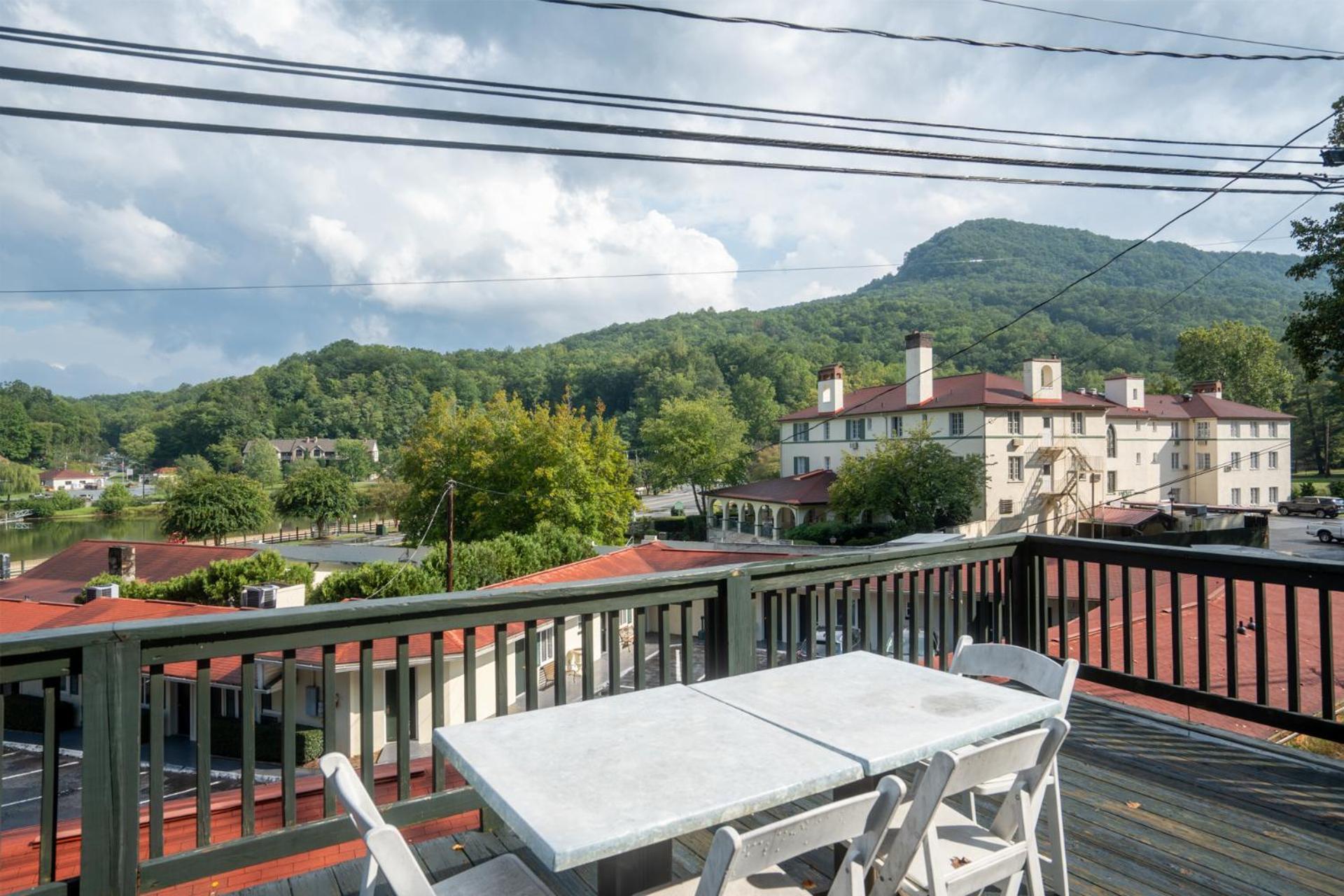 Lake Lure Inn And Spa 外观 照片