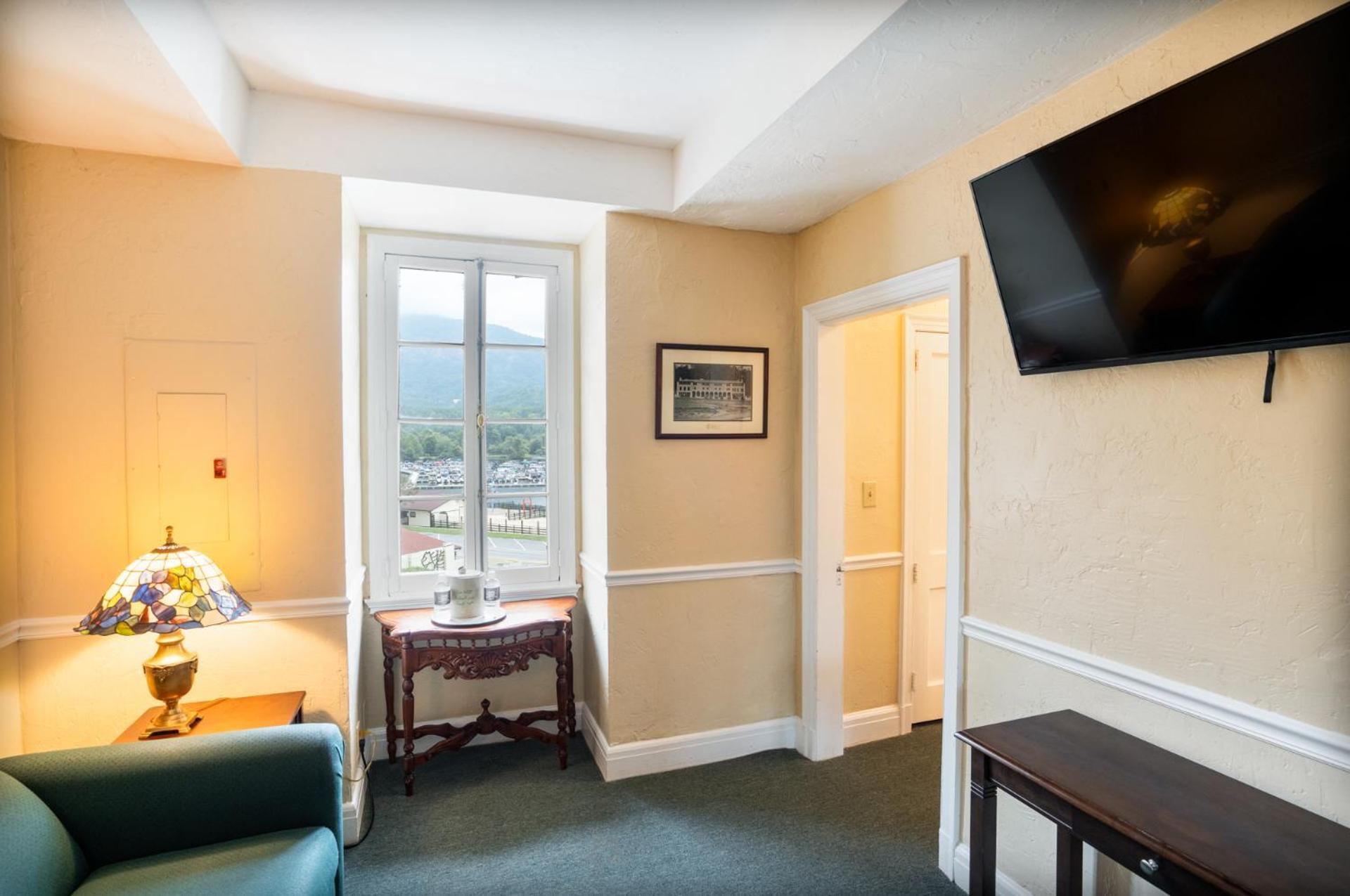 Lake Lure Inn And Spa 外观 照片